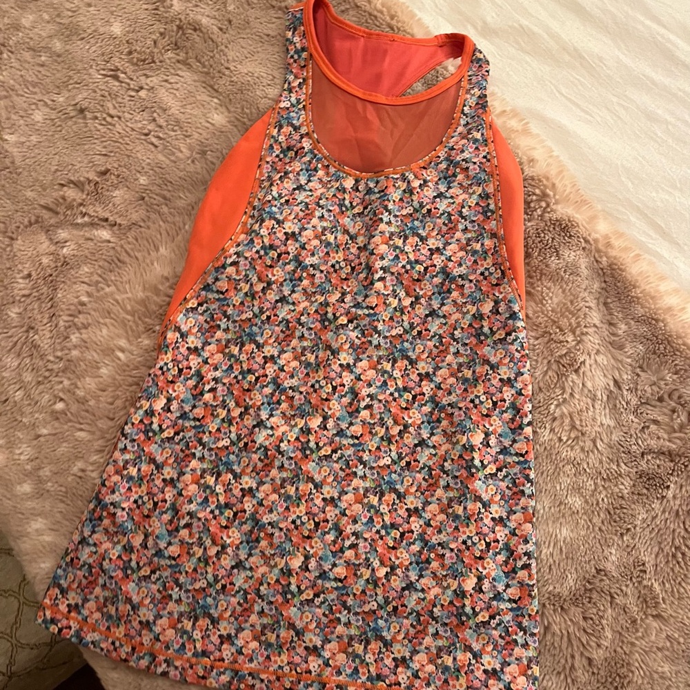 Floral lululemon top